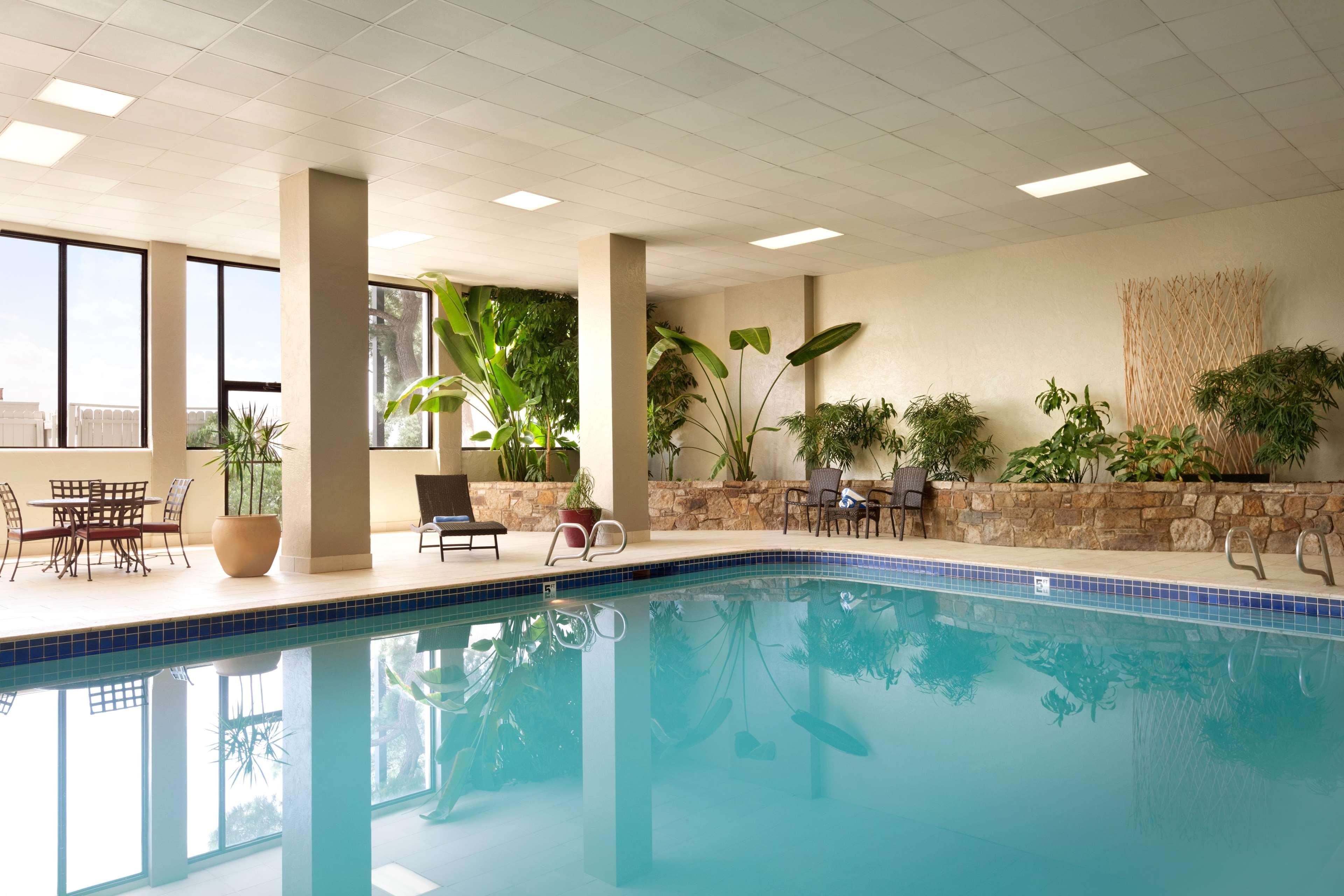 Embassy Suites By Hilton Oklahoma City Will Rogers Airport מראה חיצוני תמונה
