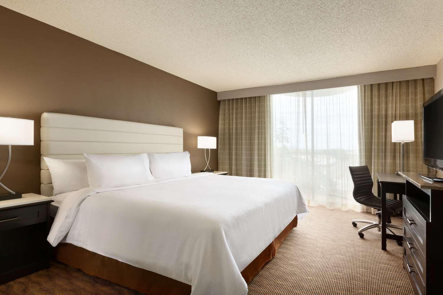 Embassy Suites By Hilton Oklahoma City Will Rogers Airport מראה חיצוני תמונה
