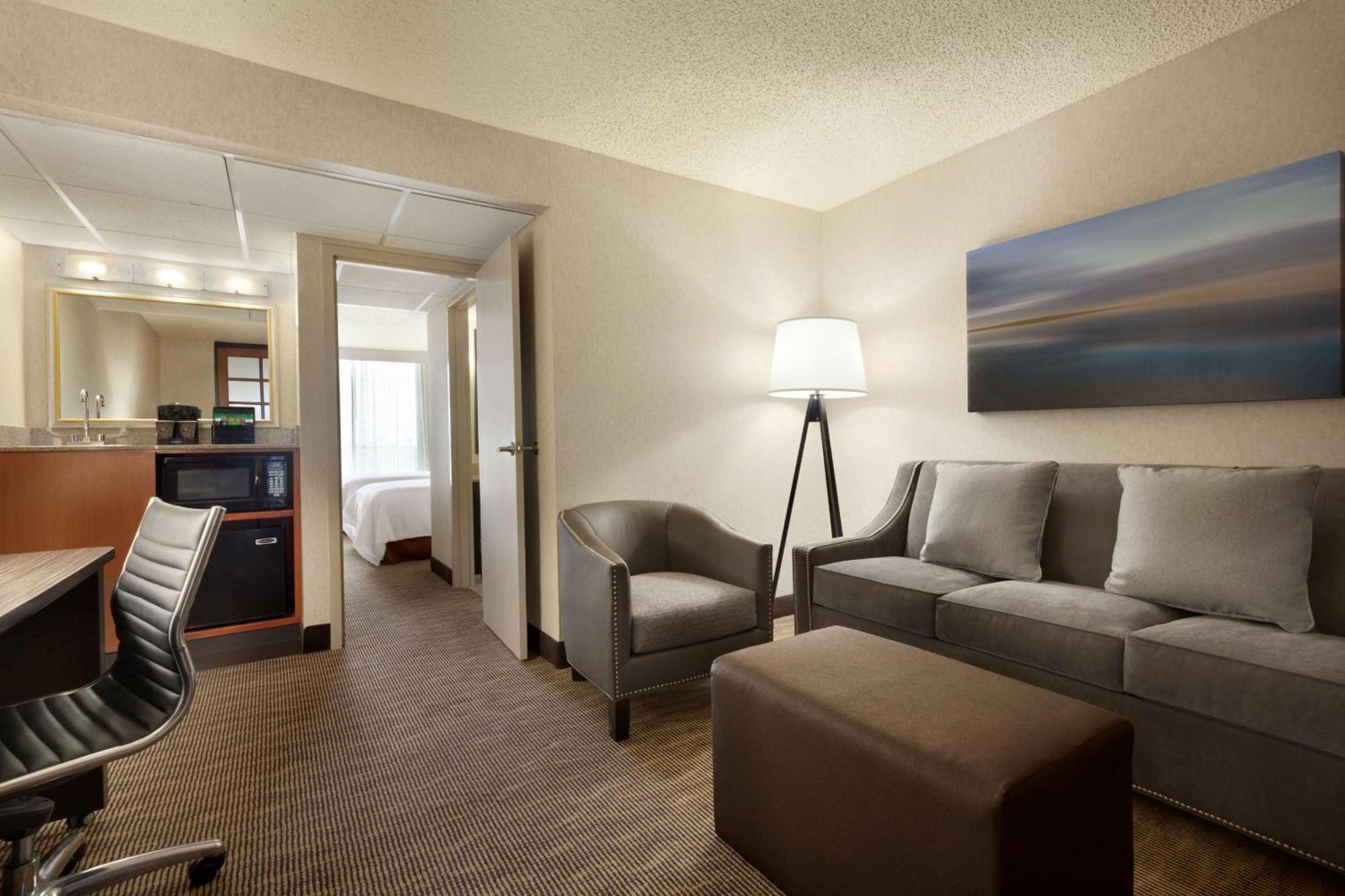 Embassy Suites By Hilton Oklahoma City Will Rogers Airport מראה חיצוני תמונה
