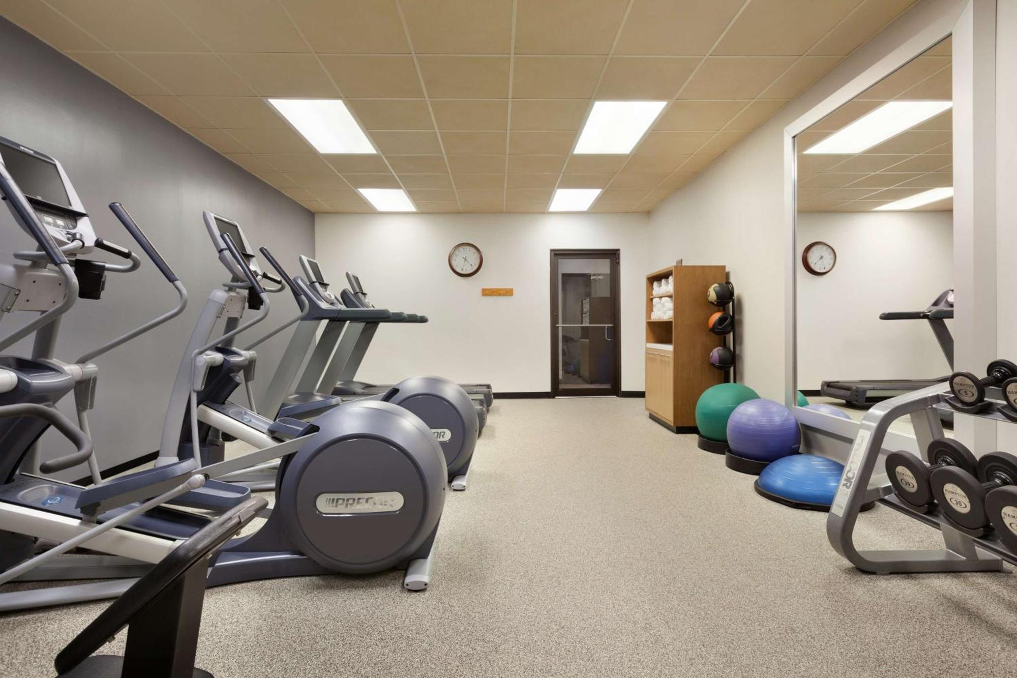 Embassy Suites By Hilton Oklahoma City Will Rogers Airport מראה חיצוני תמונה