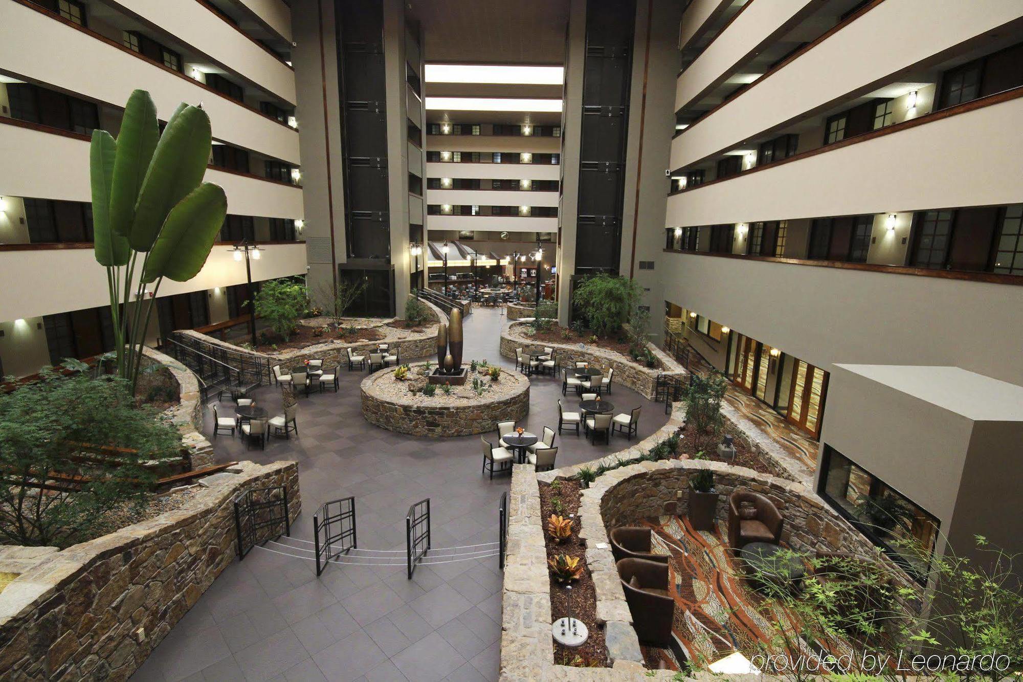 Embassy Suites By Hilton Oklahoma City Will Rogers Airport מראה חיצוני תמונה