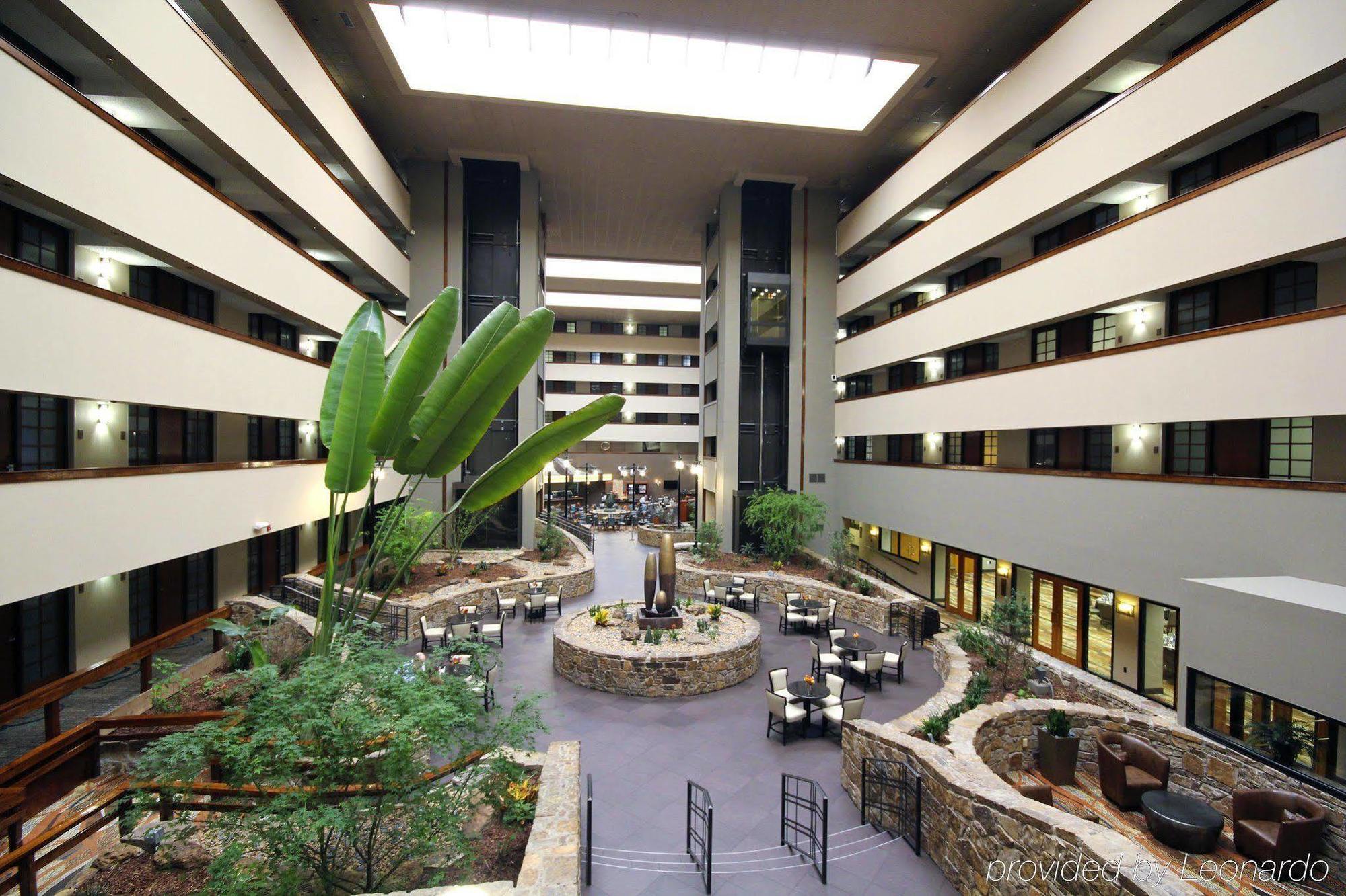 Embassy Suites By Hilton Oklahoma City Will Rogers Airport מראה חיצוני תמונה