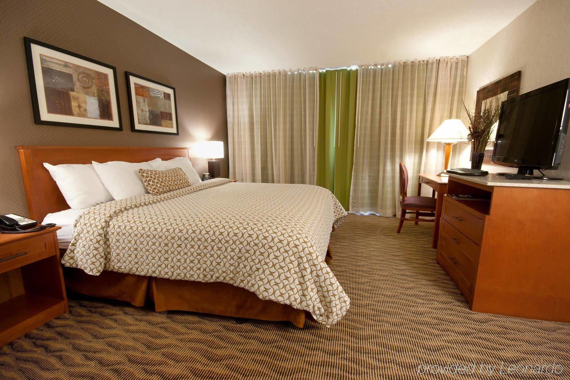Embassy Suites By Hilton Oklahoma City Will Rogers Airport מראה חיצוני תמונה