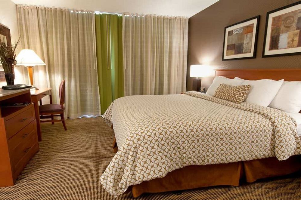 Embassy Suites By Hilton Oklahoma City Will Rogers Airport מראה חיצוני תמונה