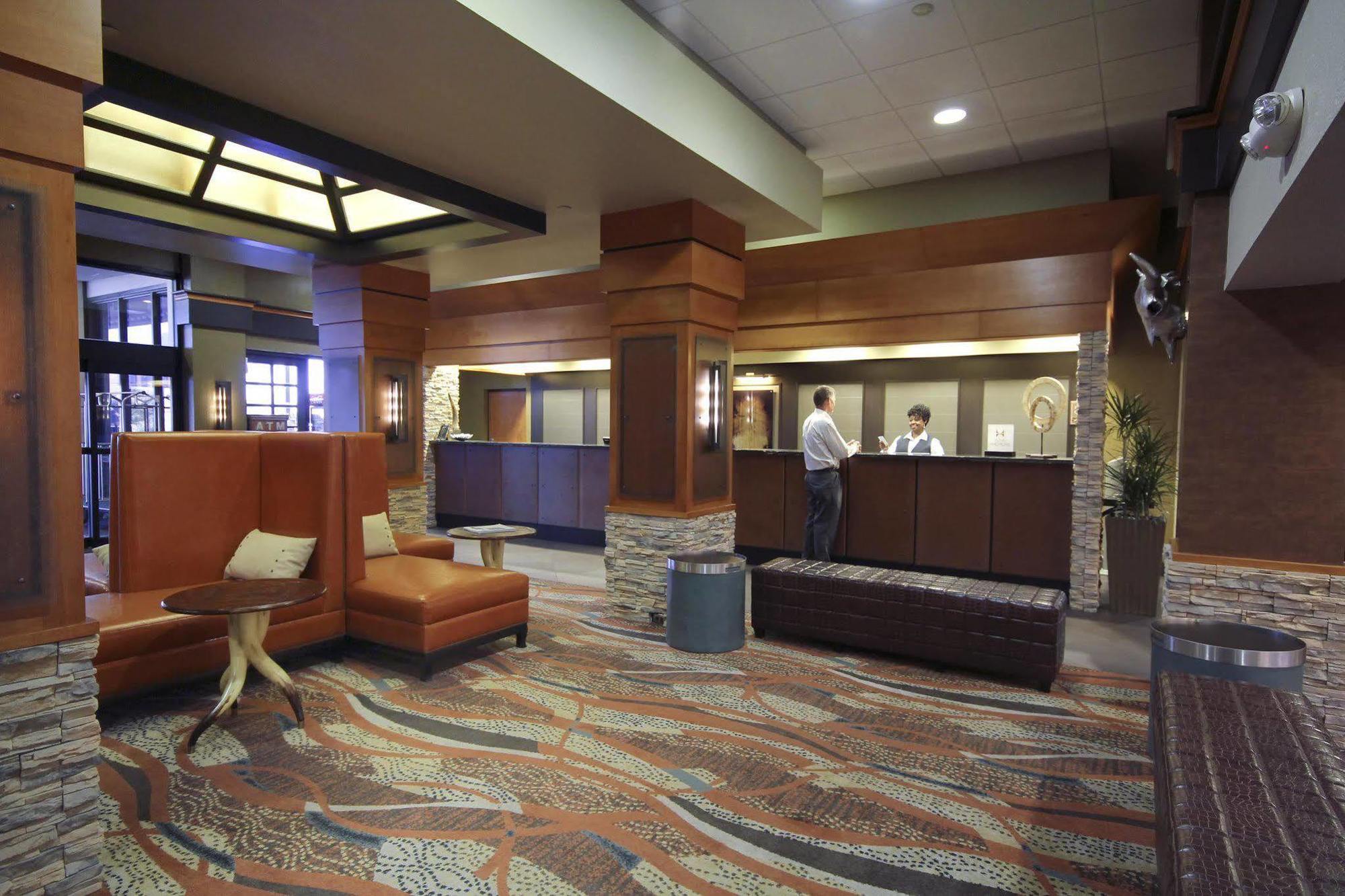 Embassy Suites By Hilton Oklahoma City Will Rogers Airport מראה חיצוני תמונה