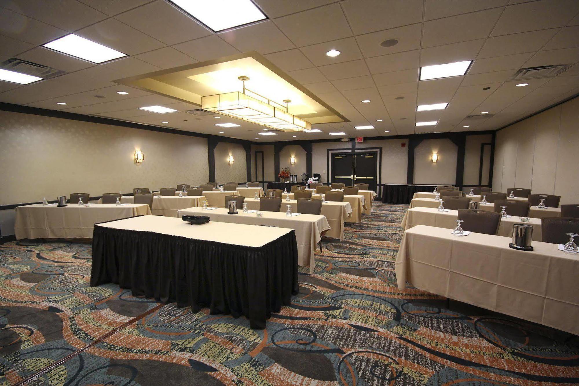 Embassy Suites By Hilton Oklahoma City Will Rogers Airport מראה חיצוני תמונה