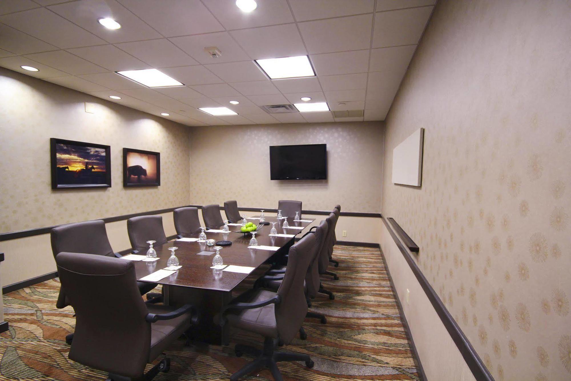 Embassy Suites By Hilton Oklahoma City Will Rogers Airport מראה חיצוני תמונה