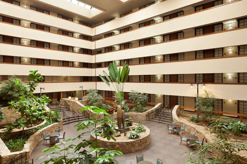 Embassy Suites By Hilton Oklahoma City Will Rogers Airport מראה פנימי תמונה
